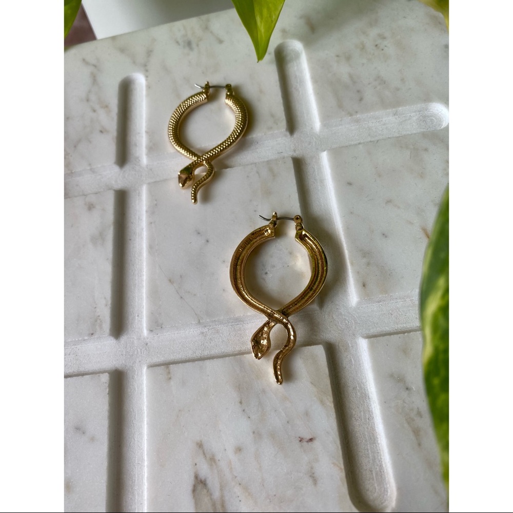 ASOS Hoop Earrings in Gold Tone - Picture 4 of 8